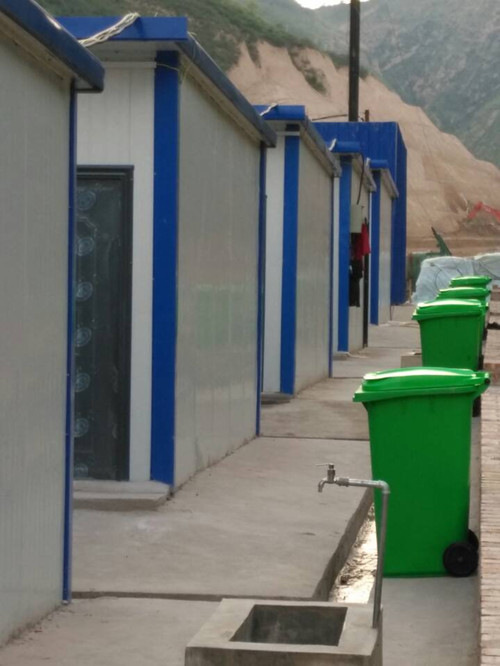 礦建二公司車村項目部職工喜遷新居