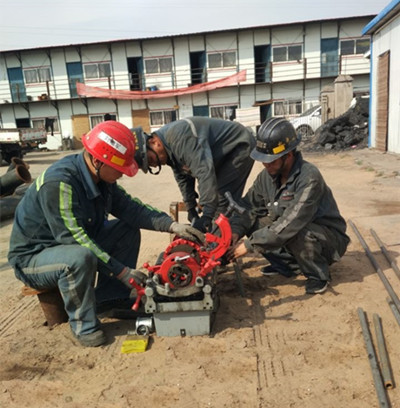 機電安裝公司檸條塔項目部完成井下南翼輔運大巷壓風自救及供水施救系統(tǒng)工程