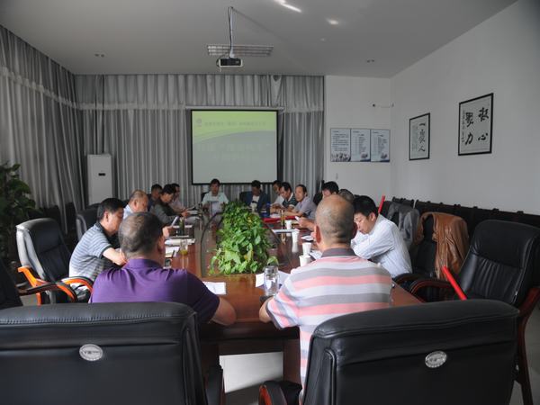 掘進(jìn)公司召開打造“掘進(jìn)鐵軍”專題討論會(huì)