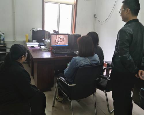 銅煤公司組織干部職工觀看《不忘初心 繼續(xù)前進(jìn)》 喜迎黨的十九大召開(kāi)