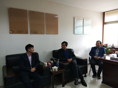 陜煤集團海南德璟置業(yè)投資有限責任公司一行蒞臨建設(shè)集團交流座談