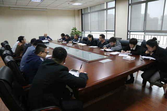 咸陽分公司組織傳達(dá)建設(shè)集團(tuán)干部大會精神