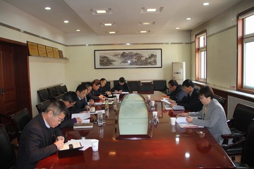 建設(shè)集團(tuán)聯(lián)合黨委副書記、紀(jì)委書記、工會負(fù)責(zé)人侯本英深入銅煤公司督導(dǎo)黨委中心組學(xué)習(xí)研討