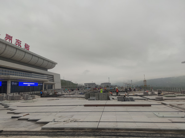 夏日炎炎    依然堅守