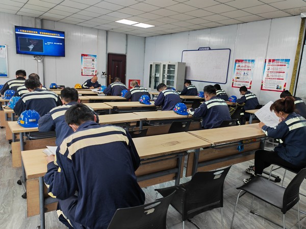 陜煤建設(shè)洗選煤運(yùn)營(yíng)公司紅柳林洗煤廠項(xiàng)目部：暢通機(jī)電“毛細(xì)血管，護(hù)好安全“大心臟”