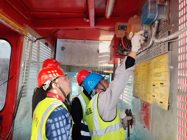 陜煤建設(shè)韓城分公司土建二項(xiàng)目部從“點(diǎn)線面”全面發(fā)力，推動(dòng)“百日安全”走深走實(shí)