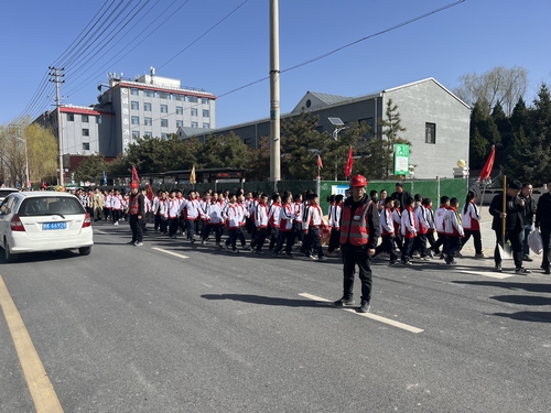 陜煤建設(shè)榆林公司第一項目部:開啟“守護(hù)模式”為學(xué)子們安全保駕護(hù)航 踐行國企社會擔(dān)當(dāng)