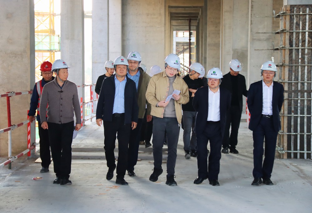 榆林城投集團黨委書記、董事長郝君一行蒞臨陜煤建設(shè)榆林公司承建的榆溪圣境一標段項目檢查指導工作