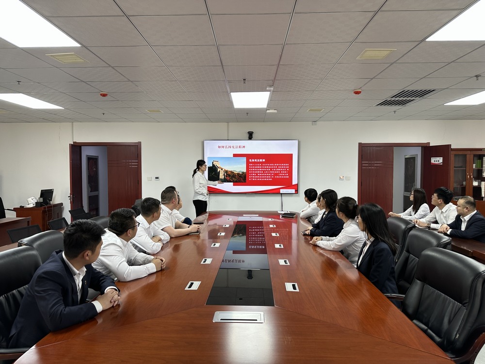 陜煤建設(shè)洗選煤運(yùn)營(yíng)公司開(kāi)展“弘揚(yáng)憲法精神，維護(hù)憲法權(quán)威”國(guó)家憲法日主題宣傳活動(dòng)