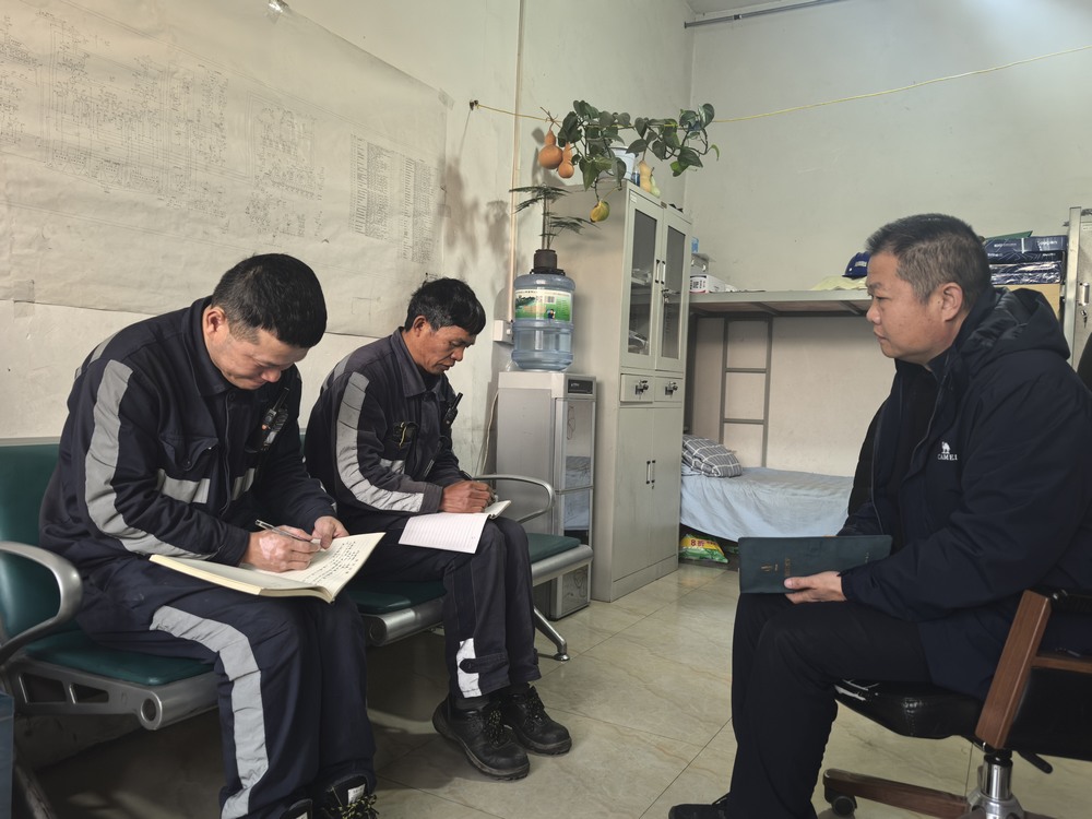 陜煤建設(shè)洗選煤運(yùn)營(yíng)公司紅柳林洗煤廠項(xiàng)目部：打開“防艾燈”把好“方向盤”?駛進(jìn)“法治路”