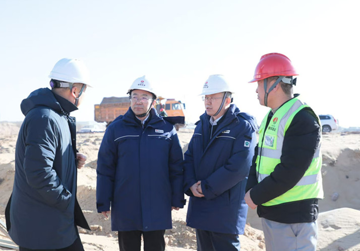 陜煤集團副總經(jīng)理杜平一行到榆林化學二期項目開展四季度安全生產(chǎn)大檢查