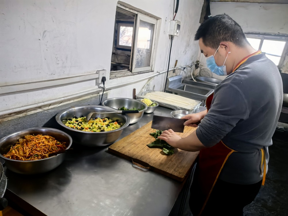 陜煤建設(shè)洗選煤運(yùn)營(yíng)公司第二項(xiàng)目部：“食、浴、居”三管齊下  提升員工幸福感