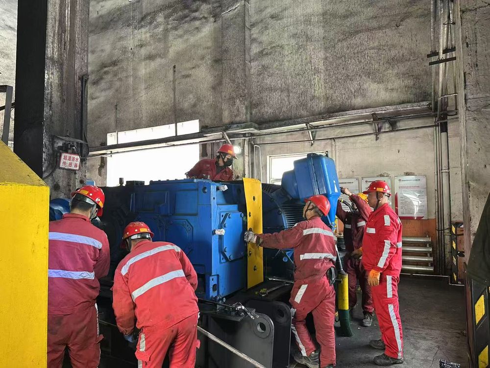 陜煤建設(shè)機(jī)電安裝公司曹家灘項(xiàng)目部高效完成檢修任務(wù)，筑牢安全生產(chǎn)防線