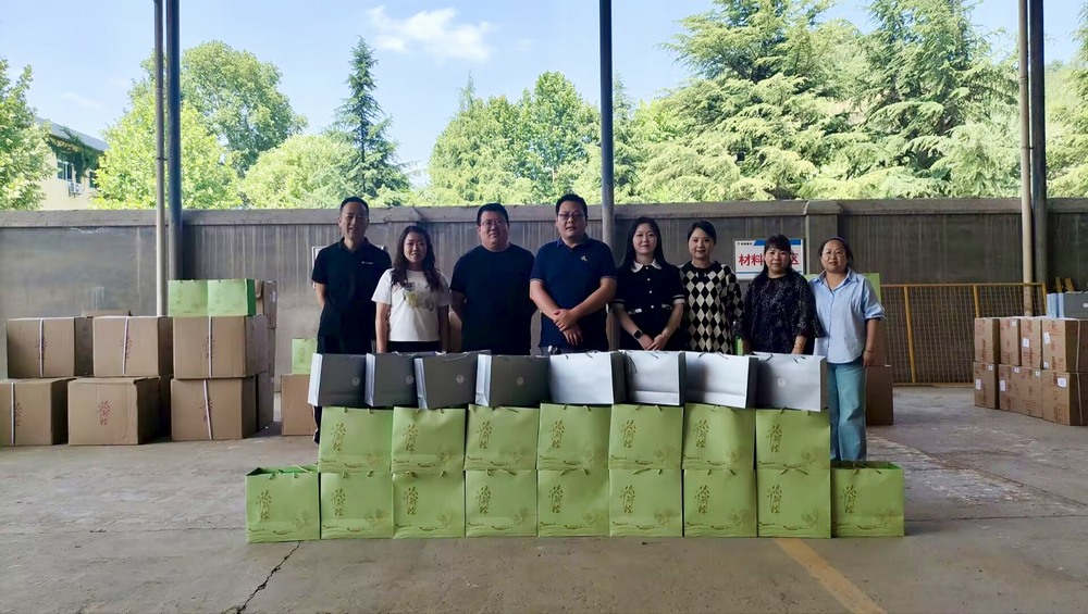 以暖心之舉踐初心 用貼心服務(wù)聚合力