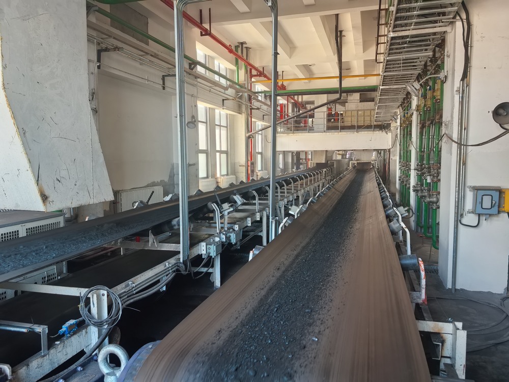 陜煤建設(shè)韓城分公司安裝四項目部：王峰煤礦選煤廠帶煤試生產(chǎn)成功，以攻堅之勢鑄就精品工程