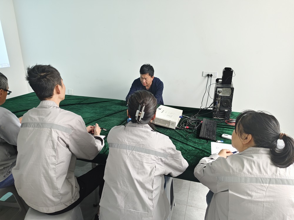 陜煤建設(shè)銅煤公司基層項(xiàng)目部“安全生產(chǎn)公開課”活力開講!