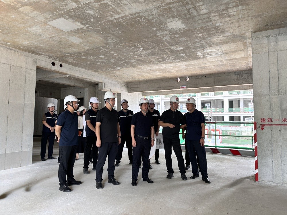 陜煤實業(yè)集團黨委書記、董事長、總經(jīng)理胡守平深入天工公司基層項目檢查指導(dǎo)