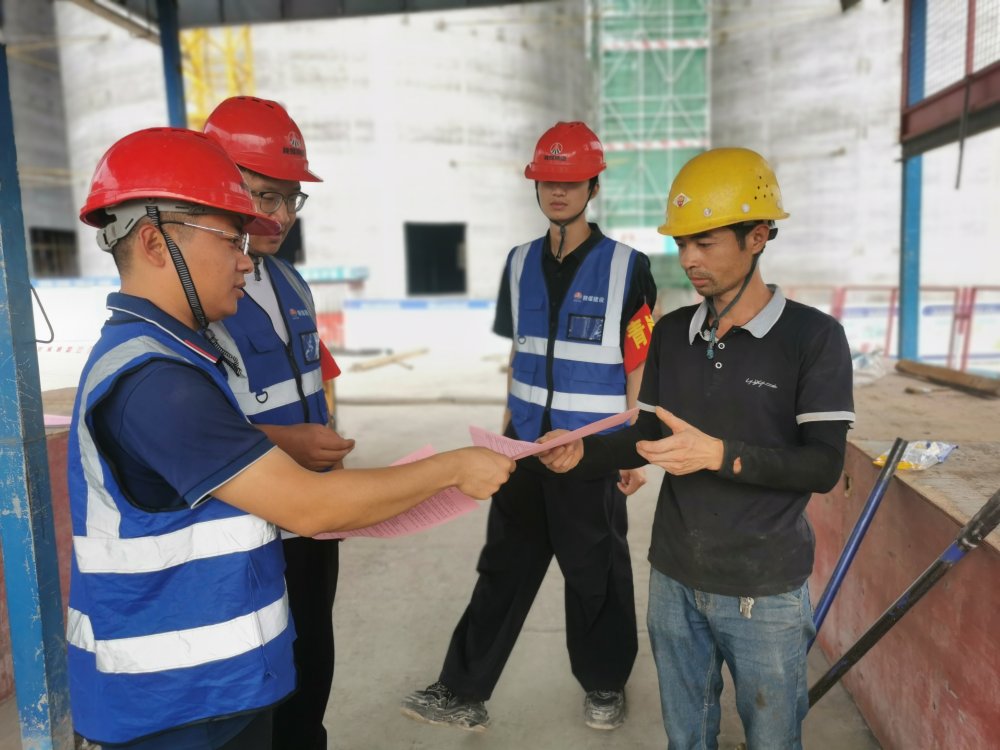 “炎值”勁爆！看陜煤建設(shè)韓城分公司土建十一項(xiàng)目部如何積極應(yīng)對(duì)高溫“烤”驗(yàn)