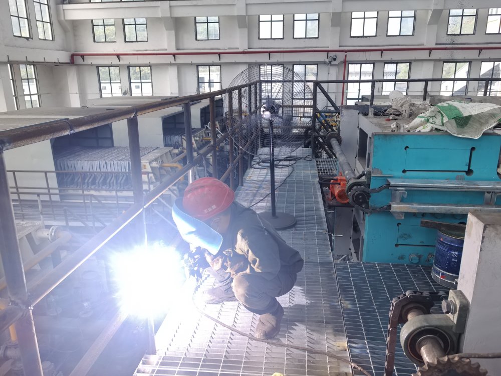 陜煤建設(shè)韓城分公司安裝六項目部：“清涼暴擊”已就位！硬核守護工地“抗暑特種兵”