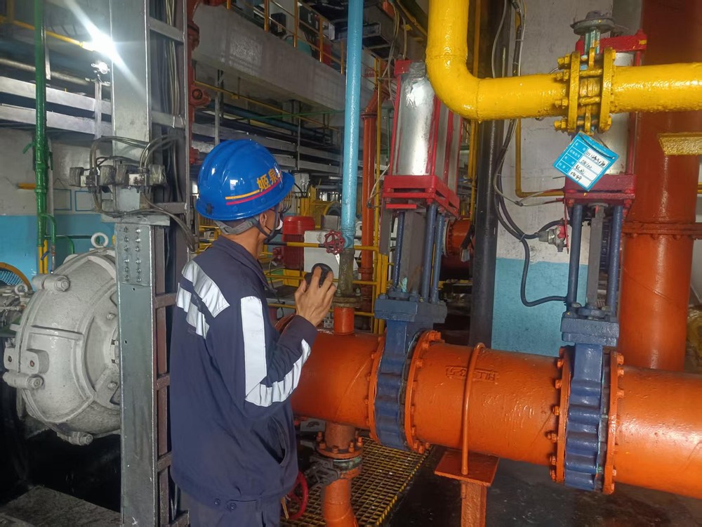 陜煤建設(shè)洗選煤運(yùn)營(yíng)公司紅柳林洗煤廠項(xiàng)目部： 烈日下的安全守護(hù)者