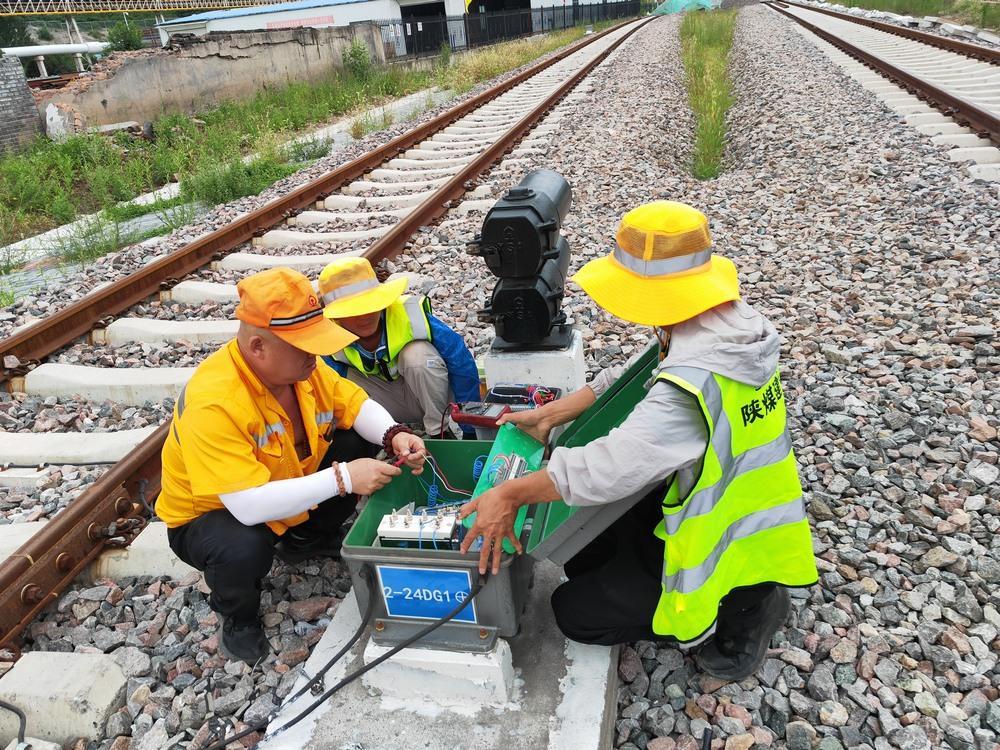 “路”途坦蕩！陜煤建設(shè)路橋分公司黃陵項目部“組合拳”齊發(fā)力