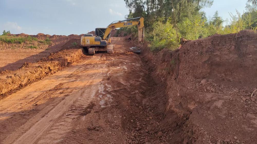 陜煤建設(shè)路橋分公司成渝擴容項目部多措并舉筑牢雨季安全