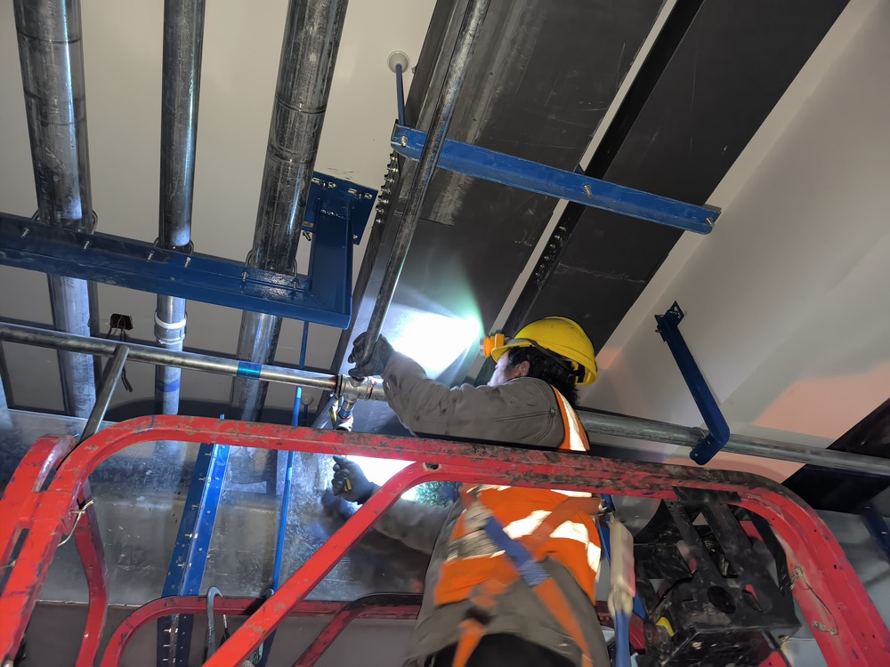 陜煤建設(shè)銅煤公司：檸條塔公寓樓項(xiàng)目 消防內(nèi)裝雙線攻堅(jiān)穩(wěn)步推進(jìn)