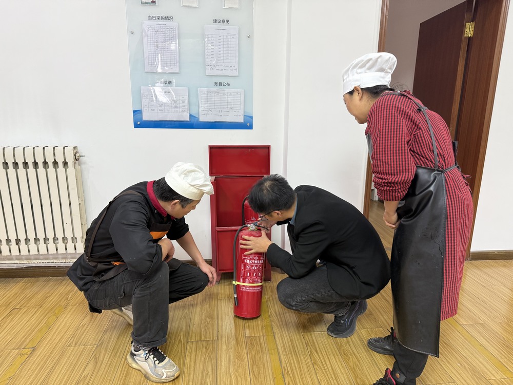 陜煤建設(shè)銅煤公司：多點(diǎn)發(fā)力織密安全網(wǎng)，全員行動(dòng)護(hù)航發(fā)展路