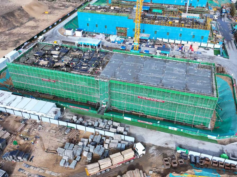 戰(zhàn)荒漠、搶節(jié)點(diǎn)！陜煤建設(shè)天工公司土建第五項(xiàng)目部以“鐵軍擔(dān)當(dāng)”推進(jìn)榆林化學(xué)二期建設(shè)