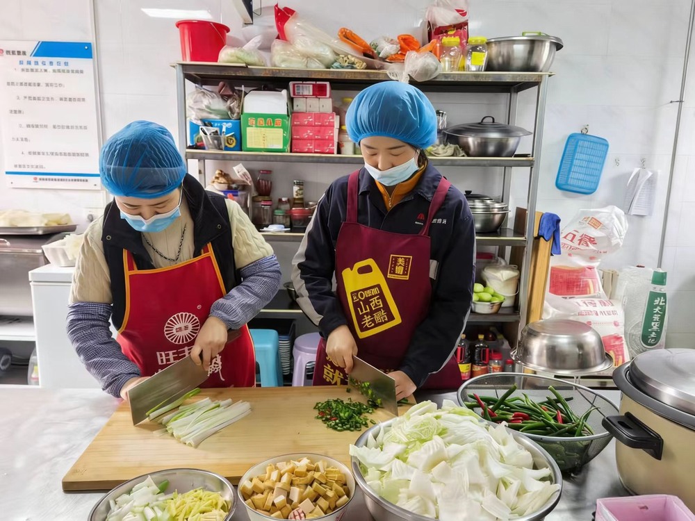 陜煤建設(shè)洗選煤運(yùn)營公司第五項目部：以民聲“溫度”標(biāo)注幸?！翱潭取? target=