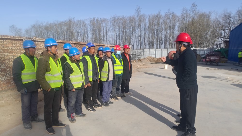 陜煤建設路橋分公司彬長項目部用行動讓農(nóng)民工“安薪”