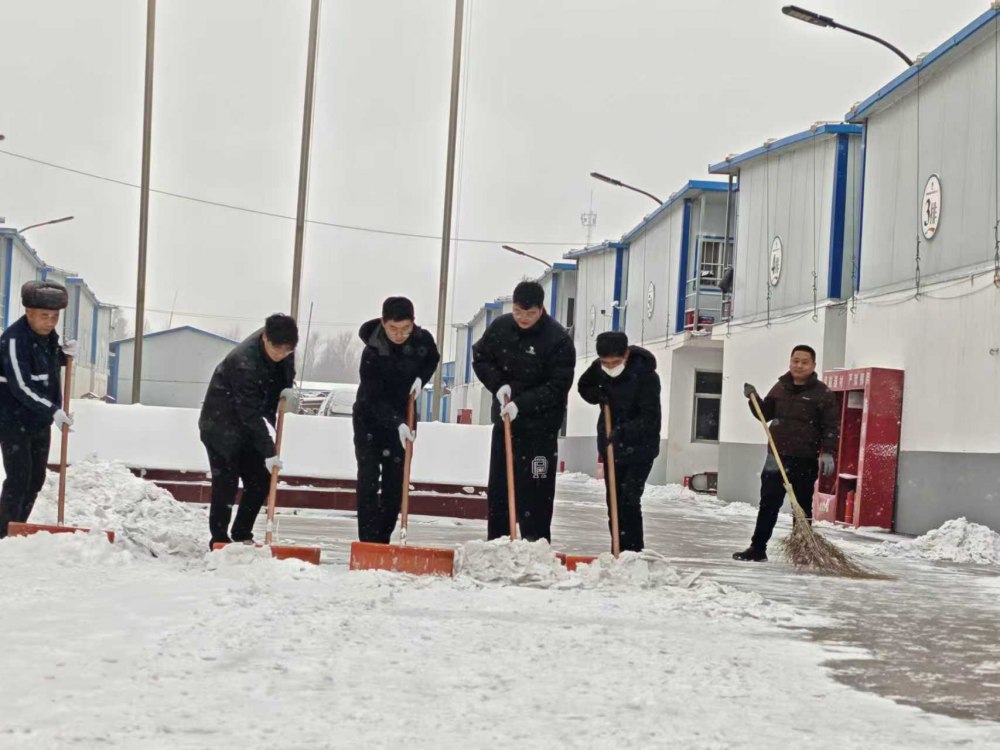 陜煤建設煤礦運營服務分公司：設備“御醫(yī)”開良方，雪后問診保平安