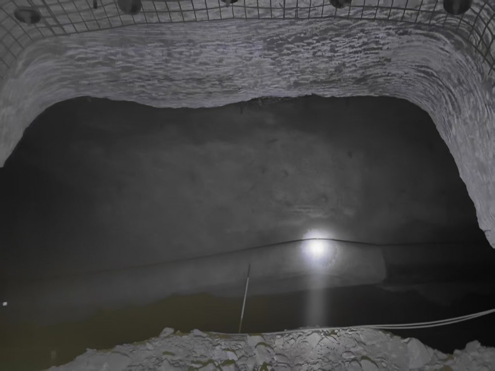 陜煤建設(shè)礦建三公司華龍項目部 專用回風(fēng)巷與西翼回風(fēng)巷順利貫通