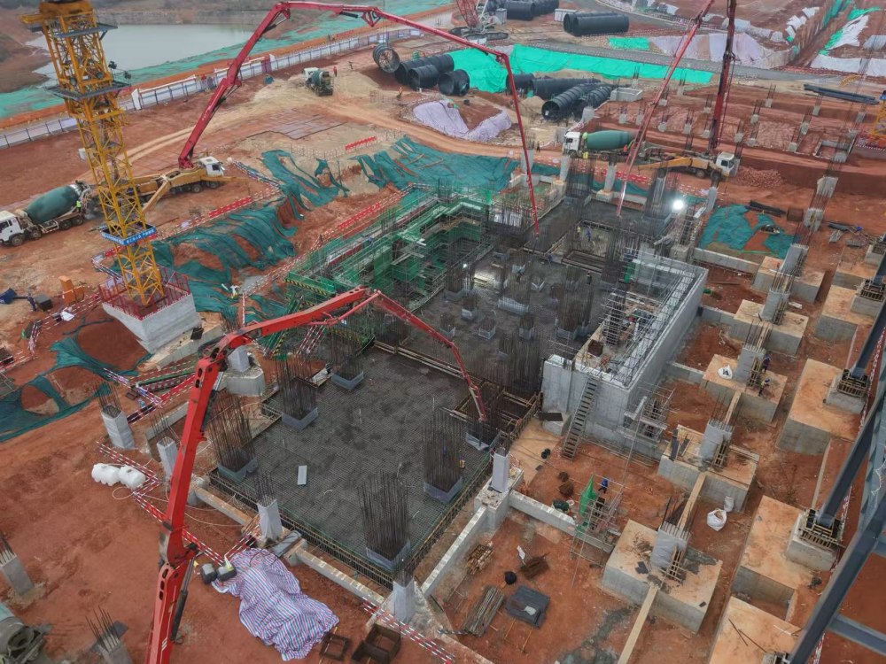 陜煤建設(shè)天工公司：陜煤汨羅電廠2×100萬千瓦燃煤發(fā)電工程1號汽機(jī)房汽機(jī)基座底板混凝土澆筑圓滿完成